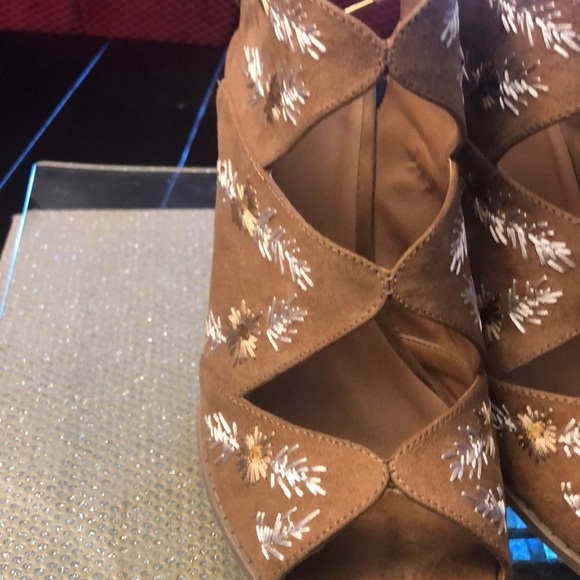 Quipid Wedge Suede and Embroidery Flowers - Heels - Picture 5 of 13